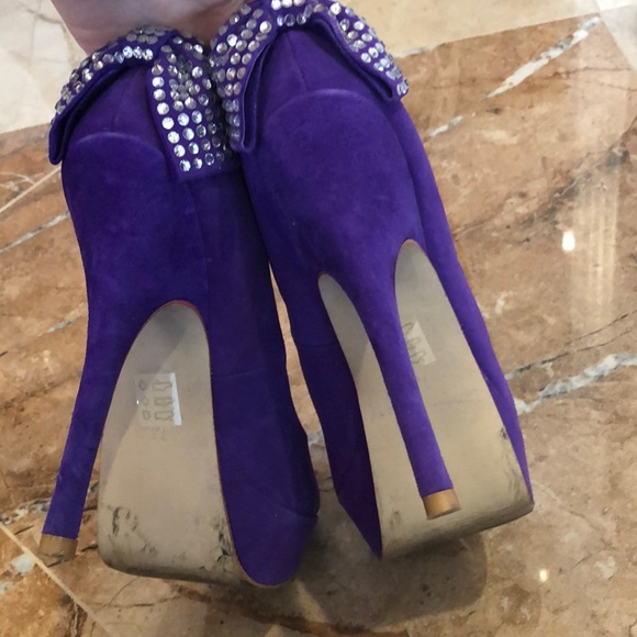 Steve Madden Purple Suede Pump - Picture 4 of 8